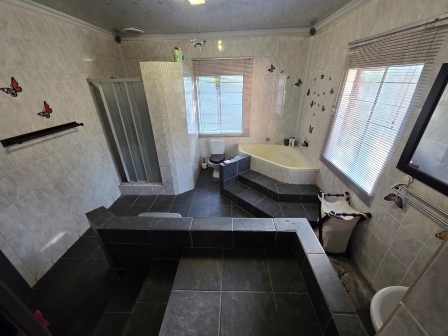 3 Bedroom Property for Sale in Noordhoek Free State